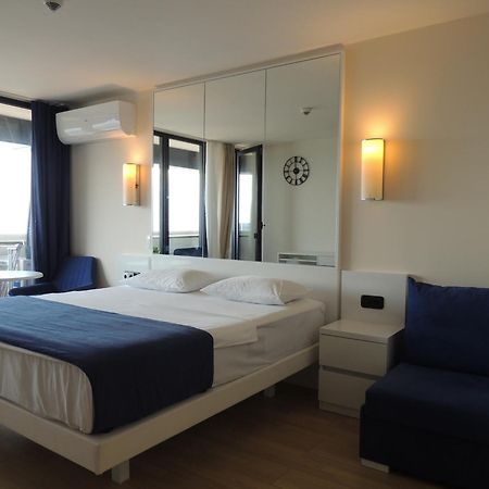 Orbi City Apartments On The Beach バトゥーミ エクステリア 写真