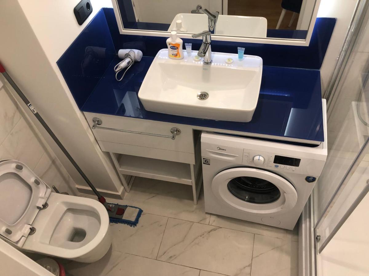 Orbi City Apartments On The Beach バトゥーミ エクステリア 写真
