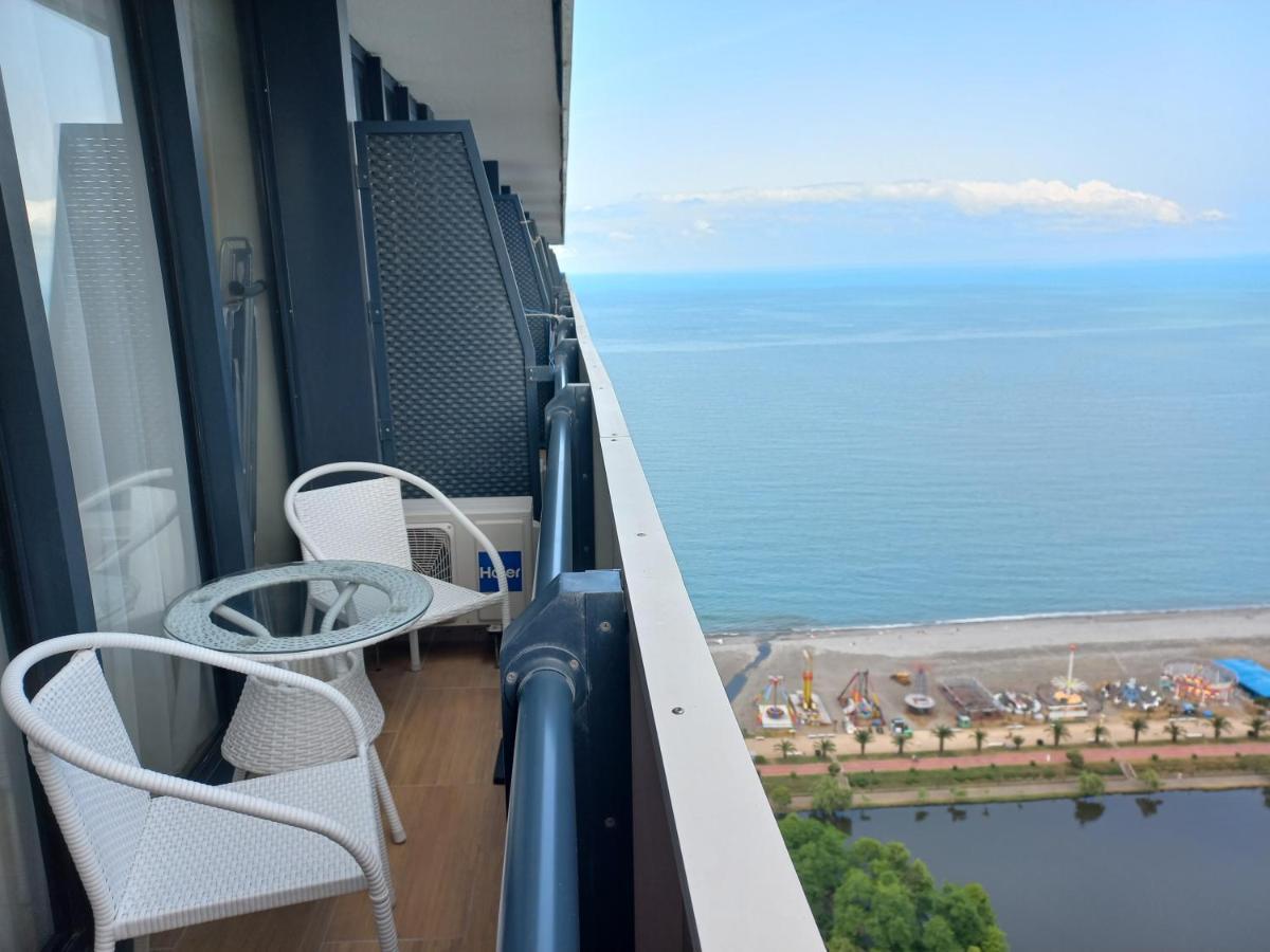 Orbi City Apartments On The Beach バトゥーミ エクステリア 写真
