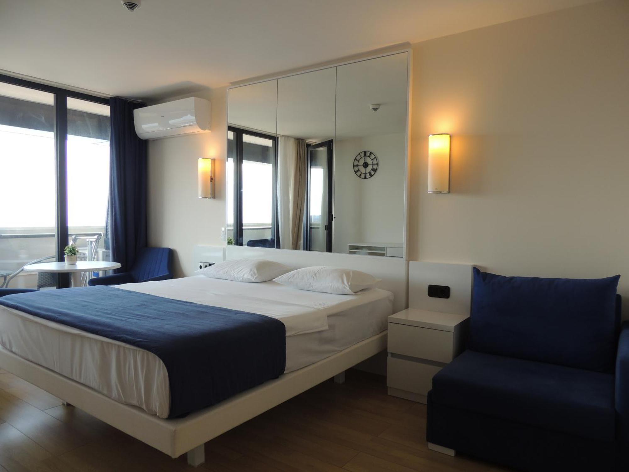 Orbi City Apartments On The Beach バトゥーミ エクステリア 写真