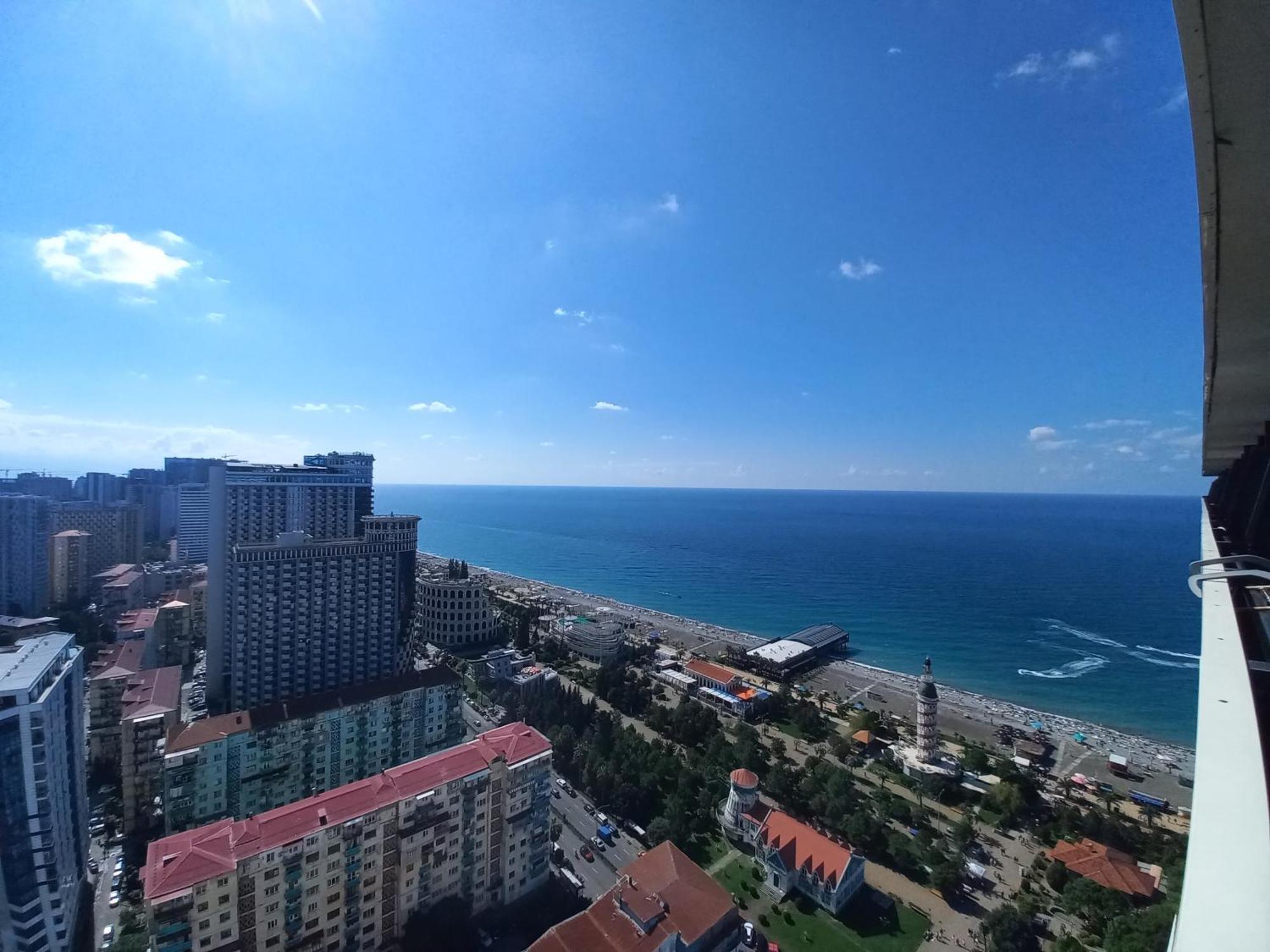 Orbi City Apartments On The Beach バトゥーミ エクステリア 写真