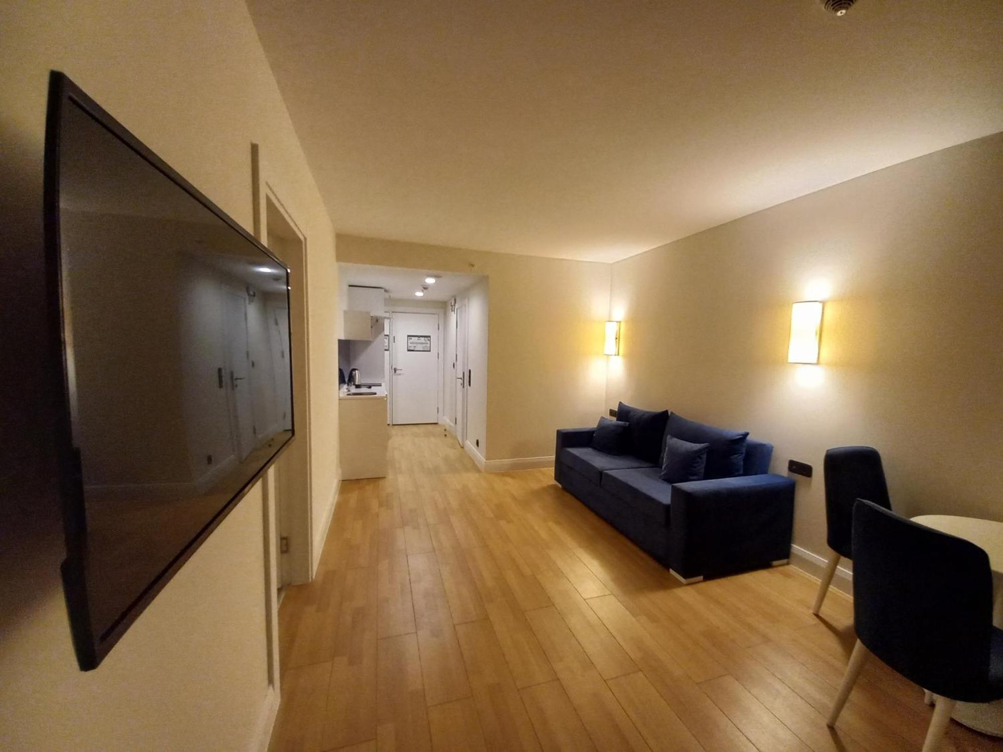 Orbi City Apartments On The Beach バトゥーミ エクステリア 写真