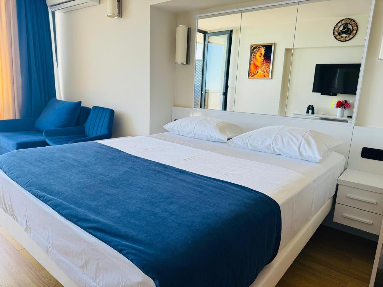 Orbi City Apartments On The Beach バトゥーミ エクステリア 写真