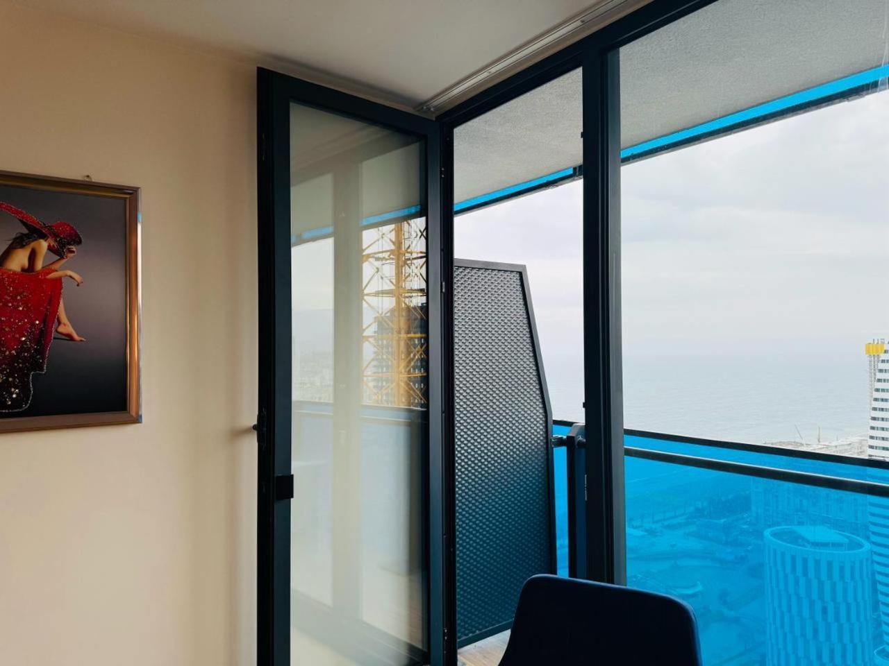 Orbi City Apartments On The Beach バトゥーミ エクステリア 写真